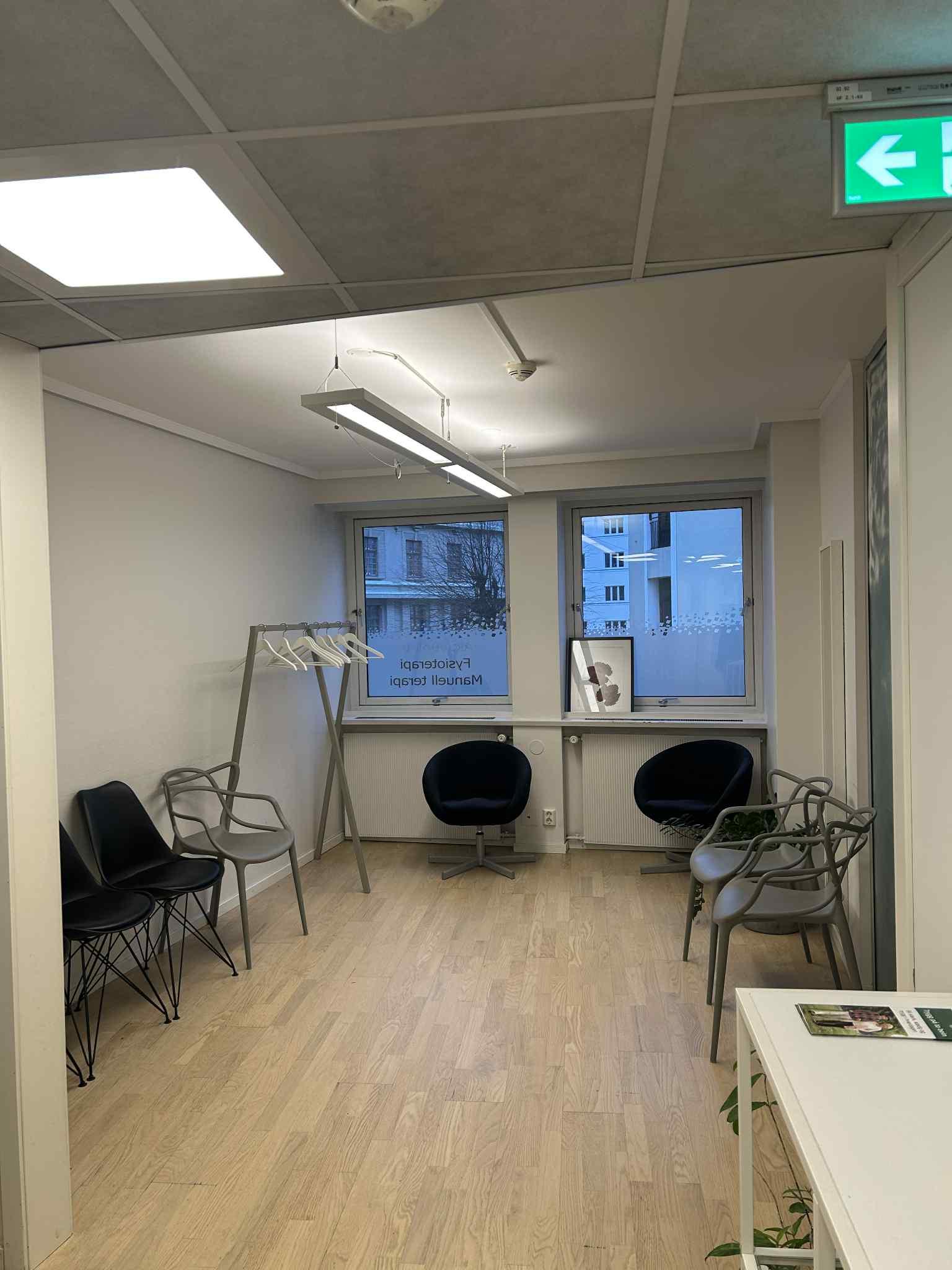 Venterom og resepsjon hos Helse i Centrum i Bergen